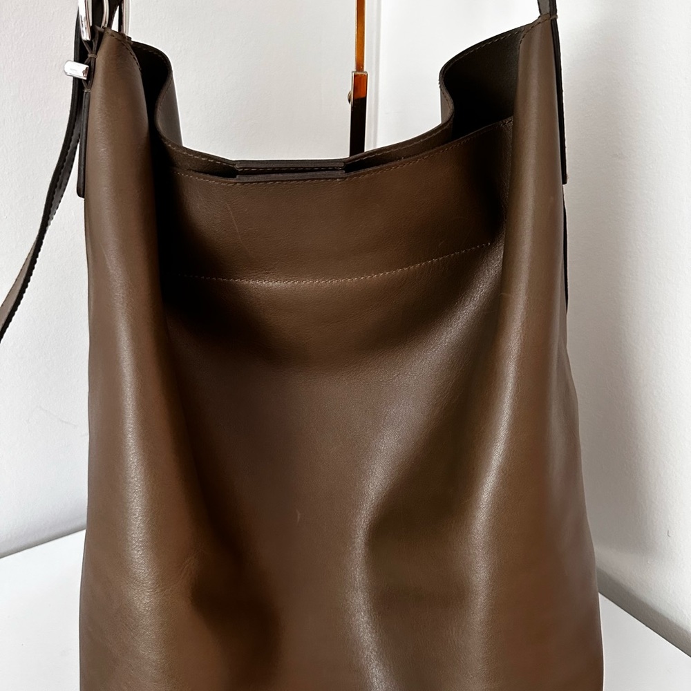 Madewell aged olive XL bucket tote - Picture 9 of 15